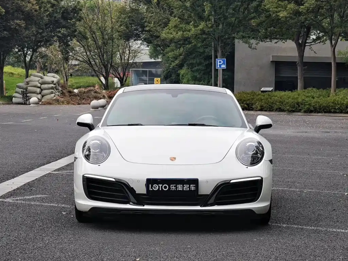 PORSCHE 911