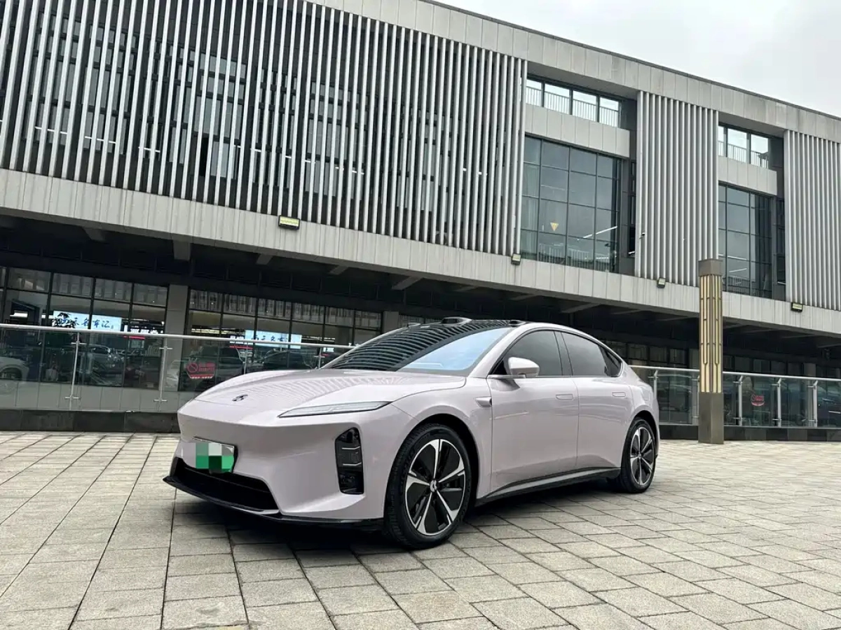 NIO ET5