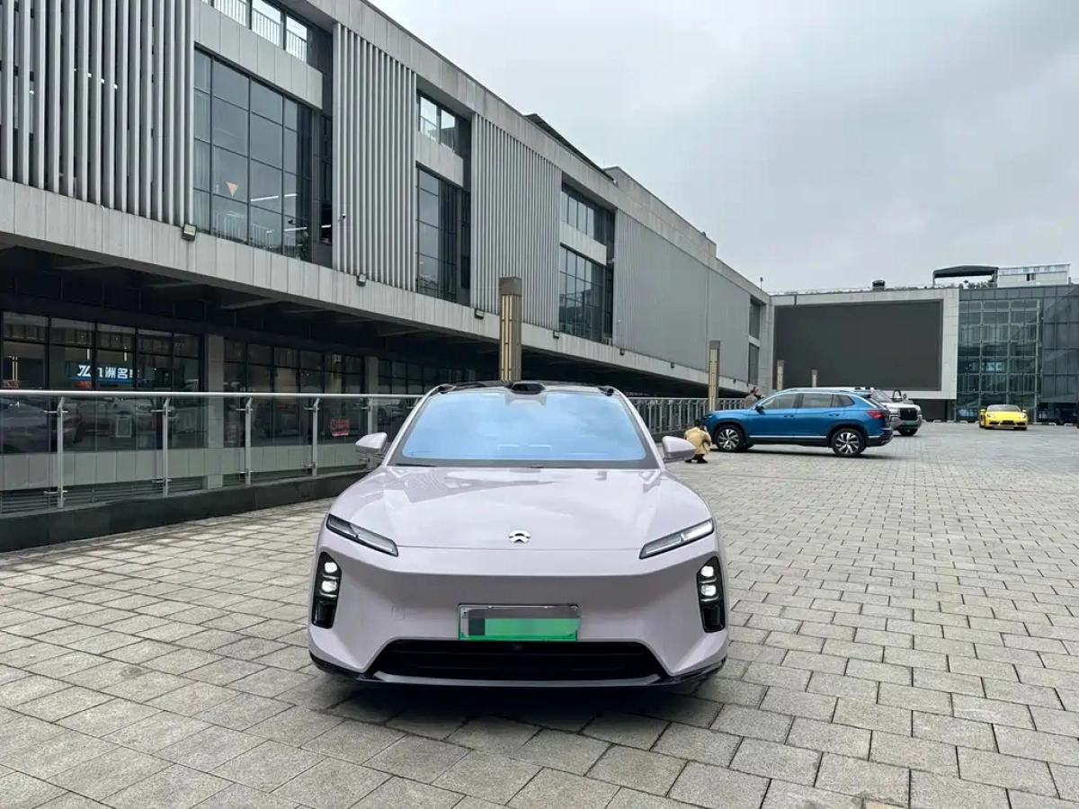 NIO ET5