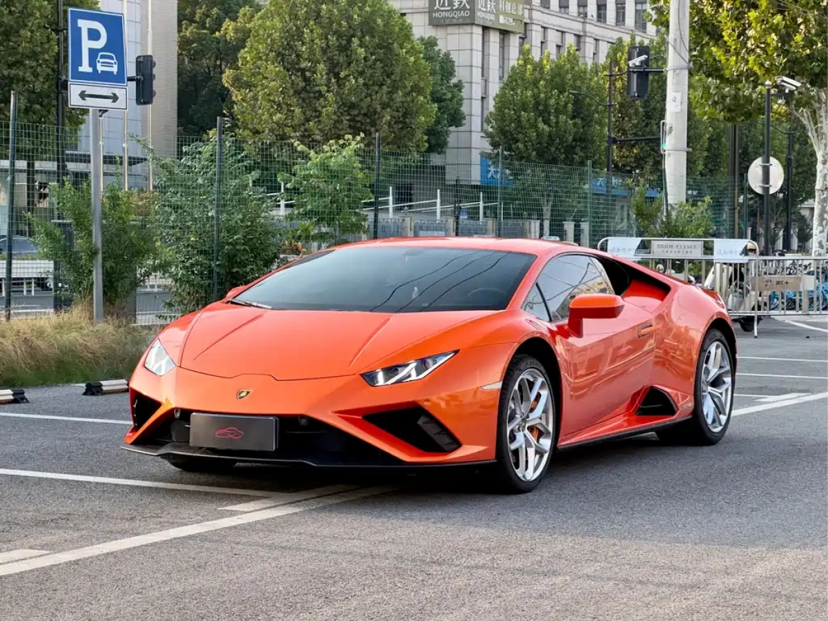 LAMBORGHINI HURACAN