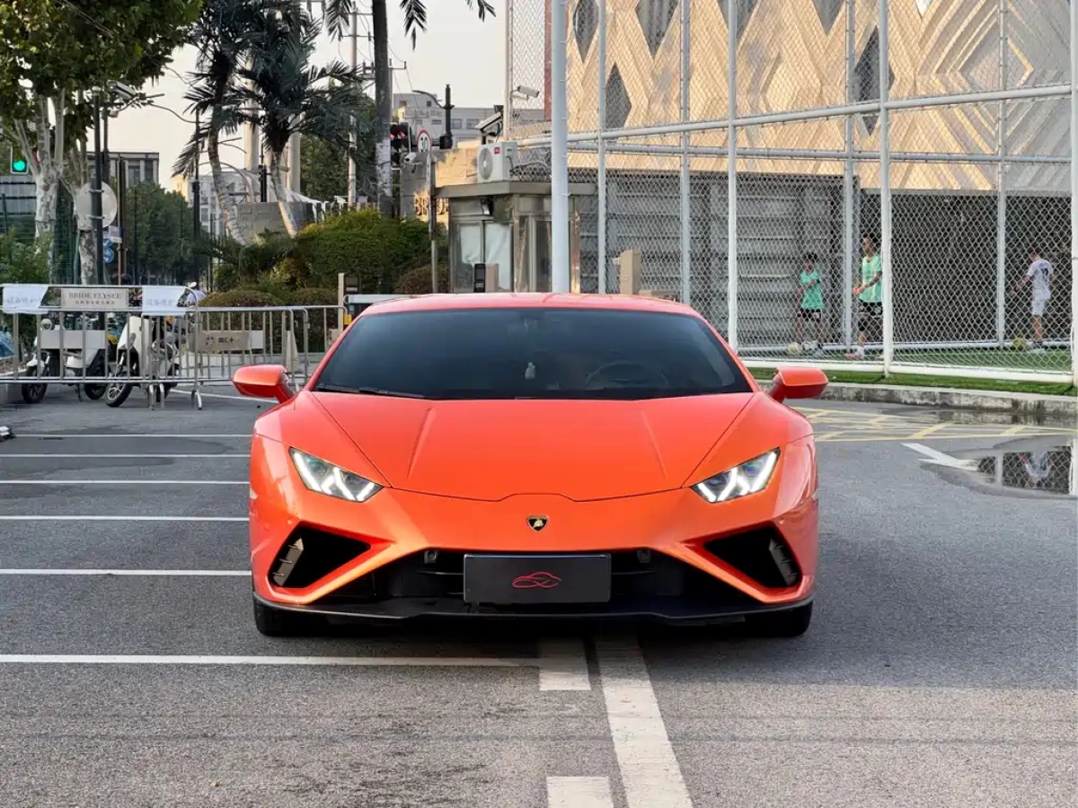 LAMBORGHINI HURACAN