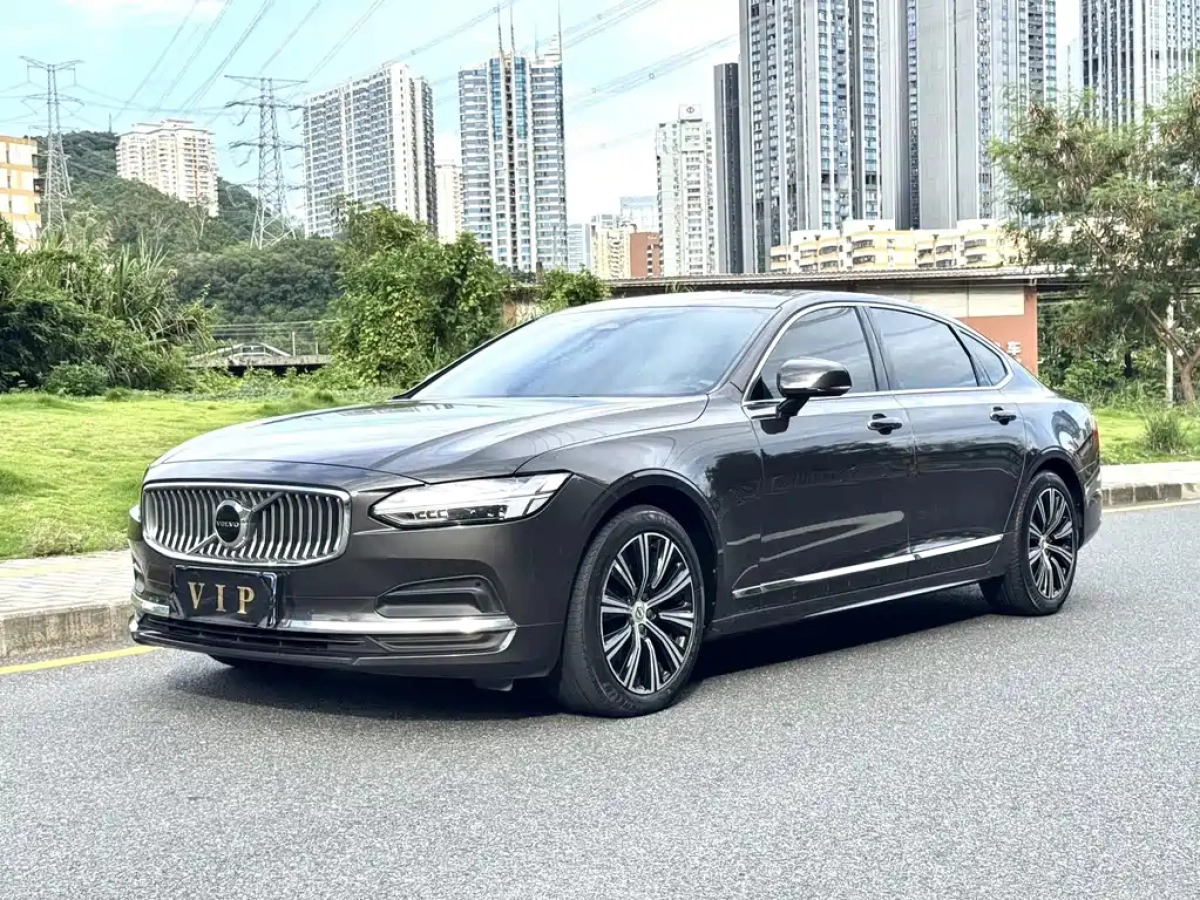 VOLVO S90