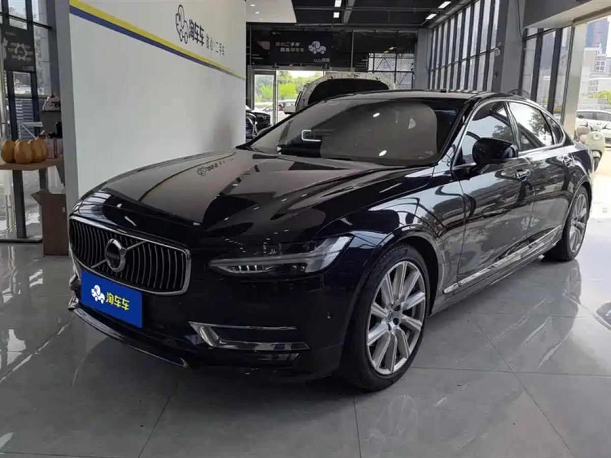 VOLVO S90