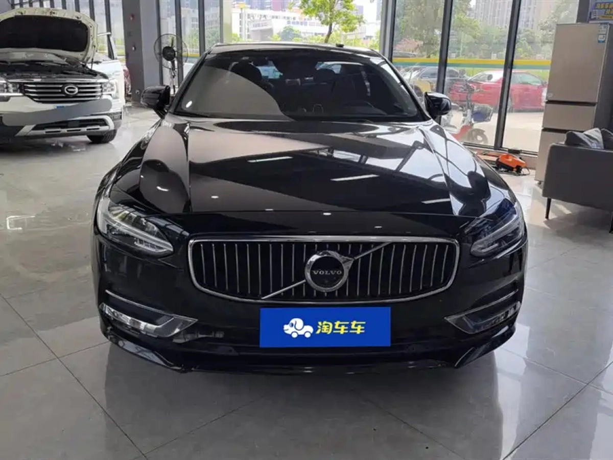 VOLVO S90