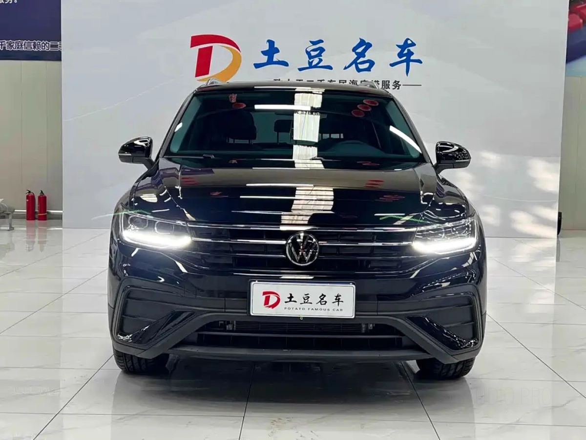 VOLKSWAGEN TIGUAN L