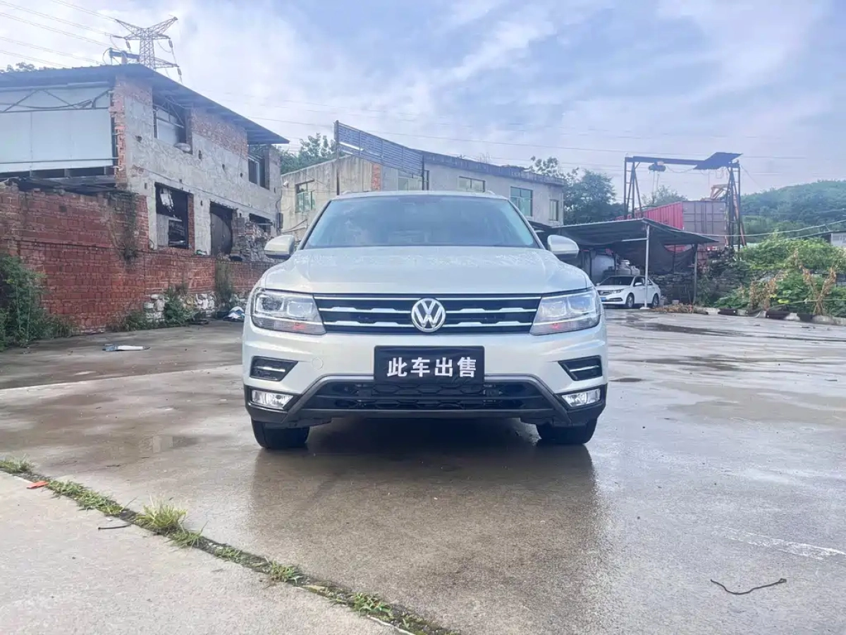 VOLKSWAGEN TIGUAN L