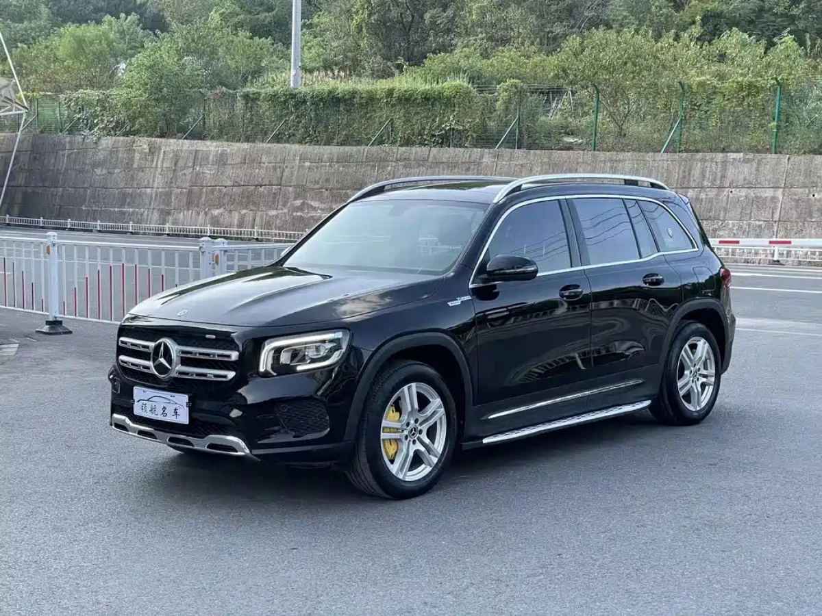 MERCEDES BENZ GLB