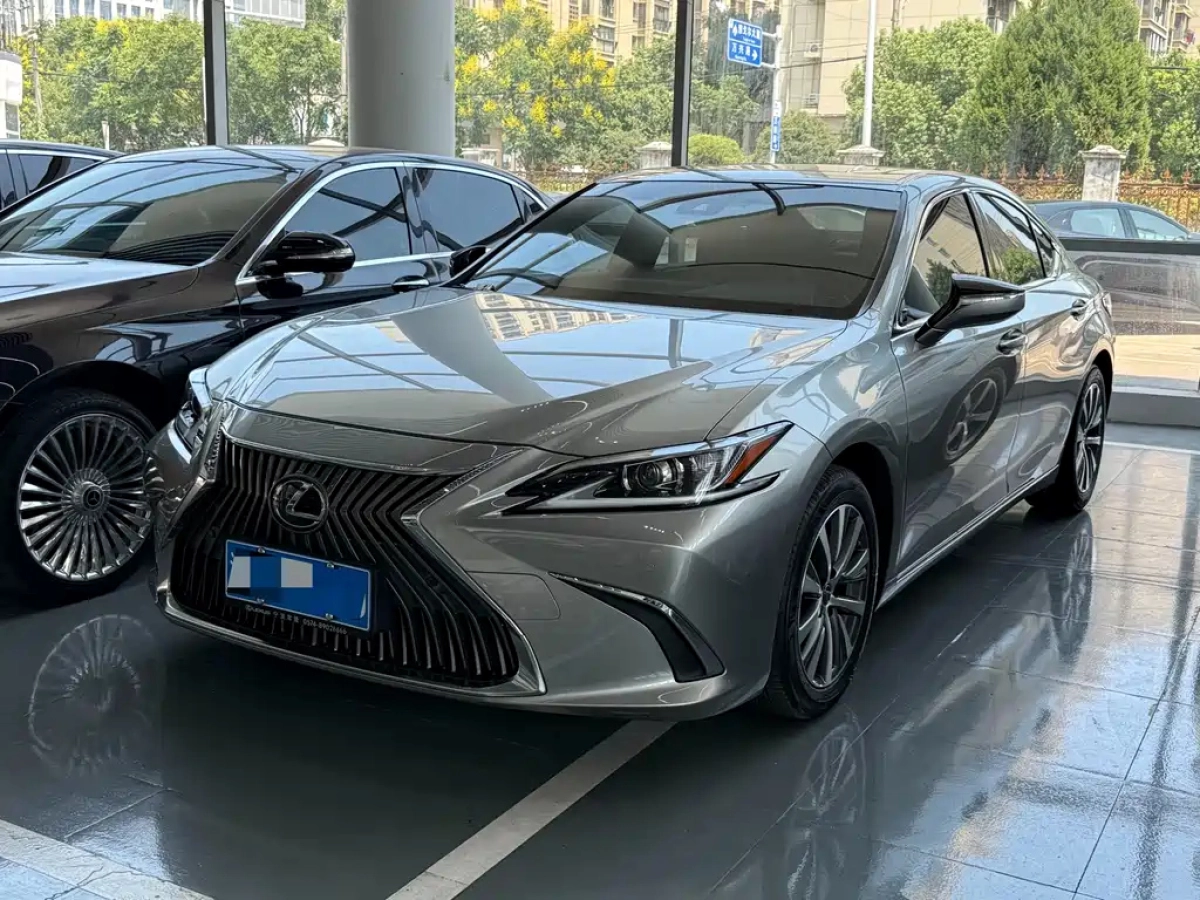 LEXUS ES  2020