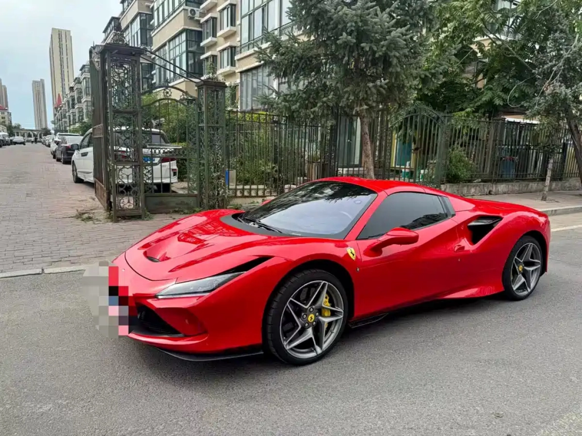 FERRARI F8