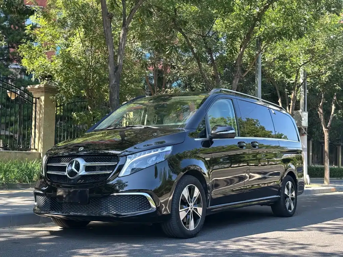 MERCEDES BENZ V-CLASS  2023