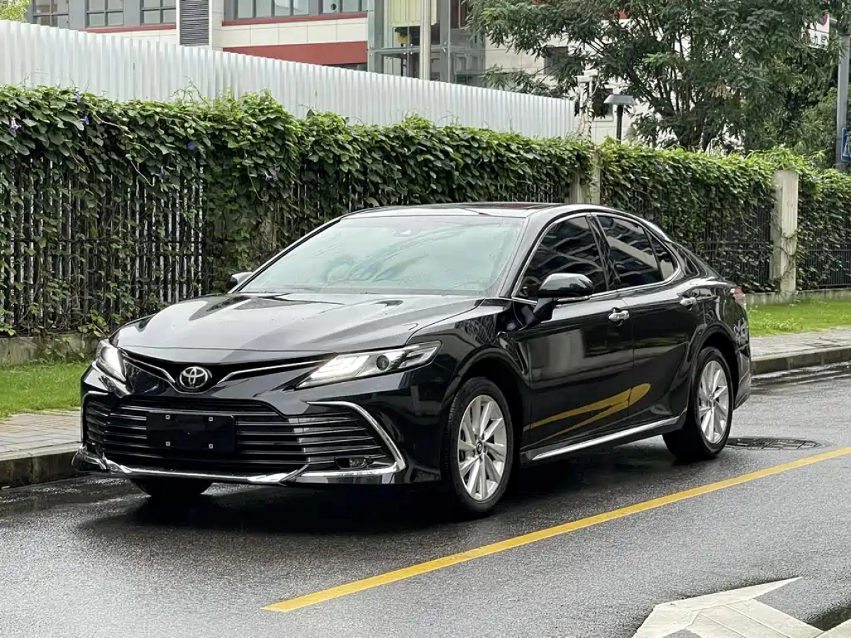 TOYOTA CAMRY  2024