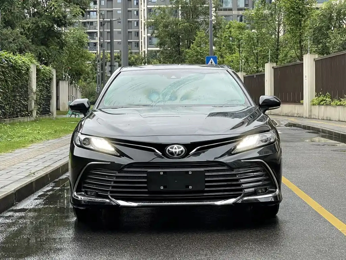 TOYOTA CAMRY