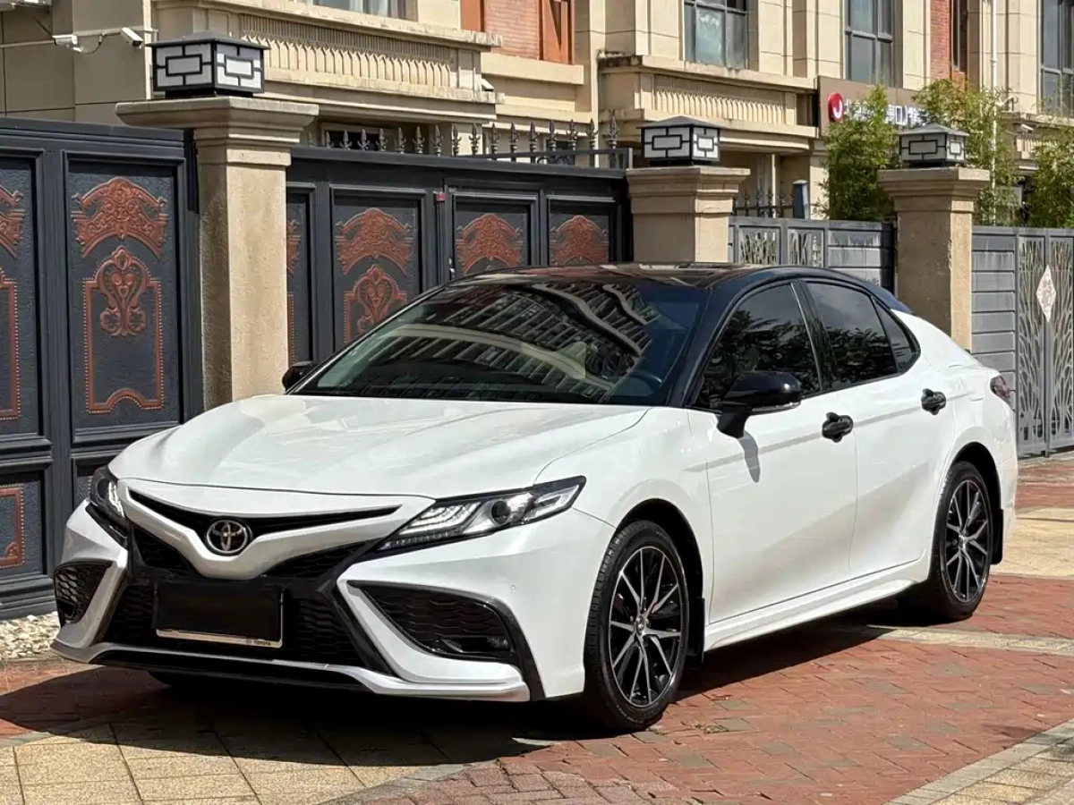 TOYOTA CAMRY