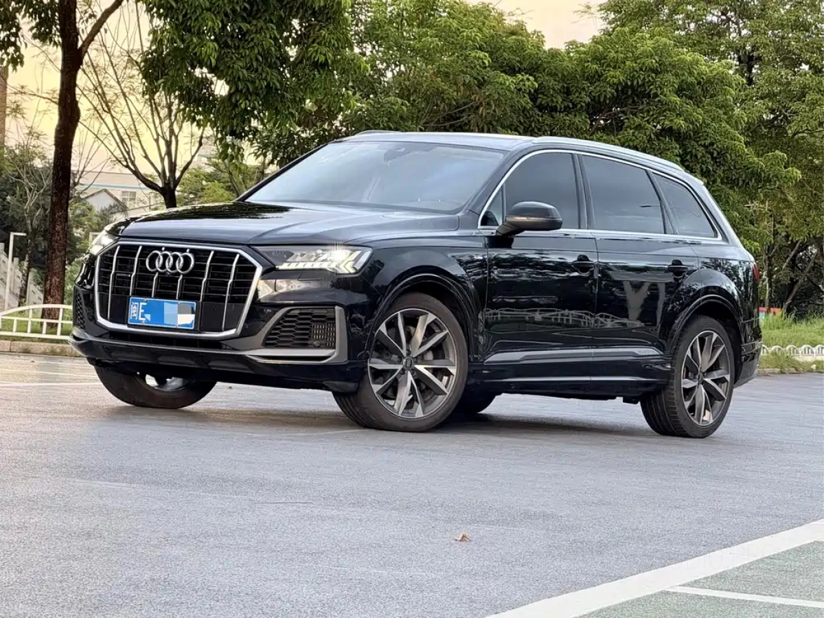 AUDI Q7  2023