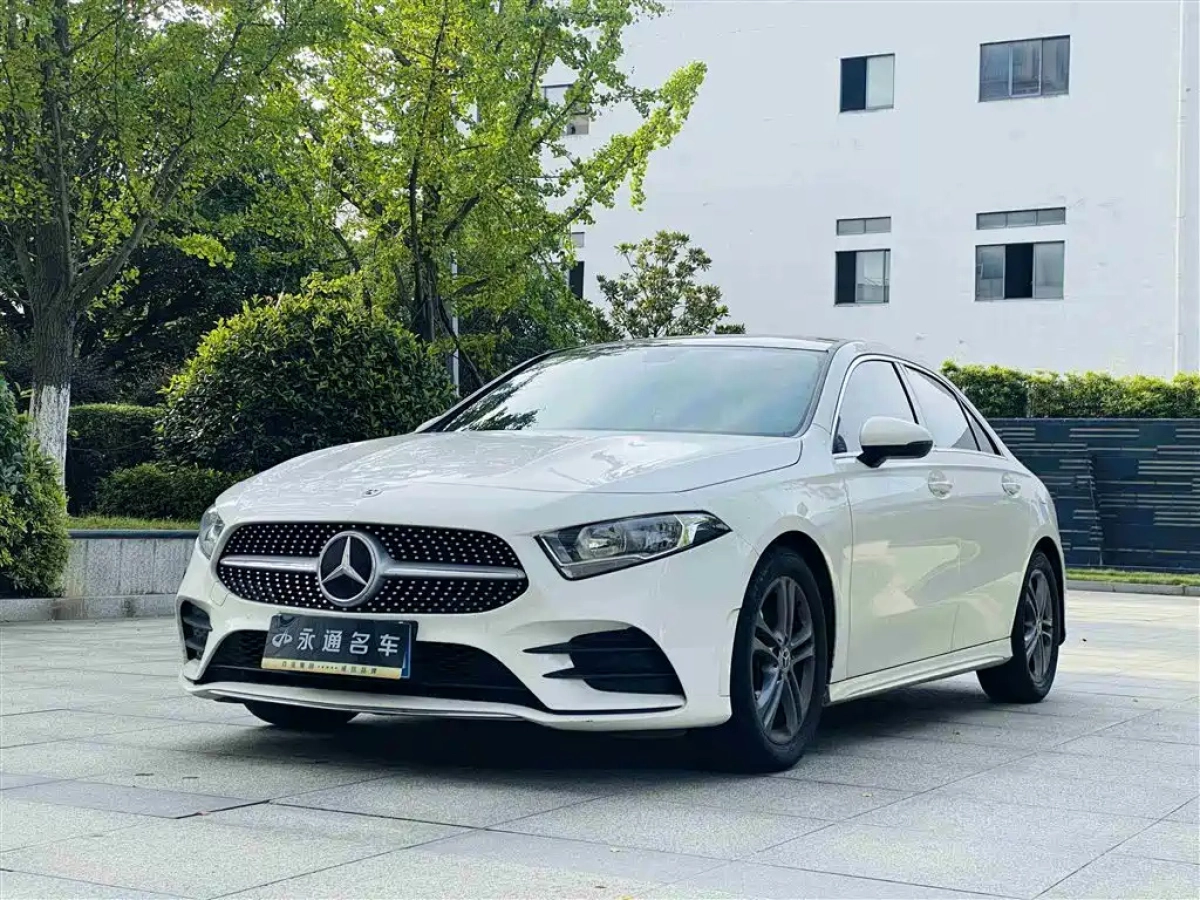 MERCEDES BENZ A-CLASS  2022