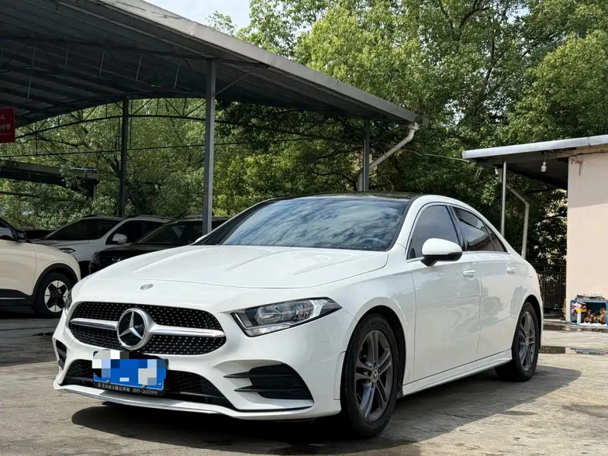 MERCEDES BENZ A-CLASS  2022