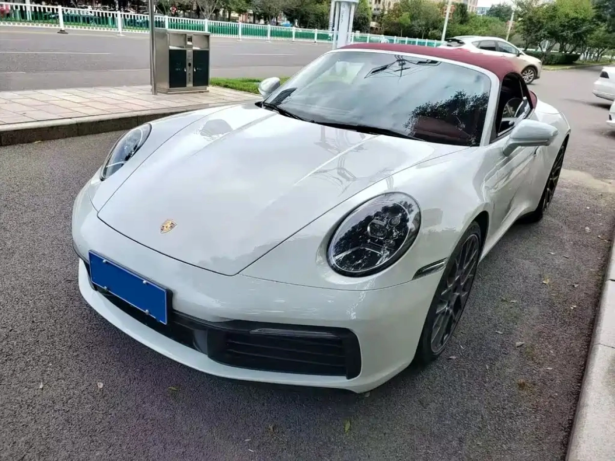 PORSCHE 911