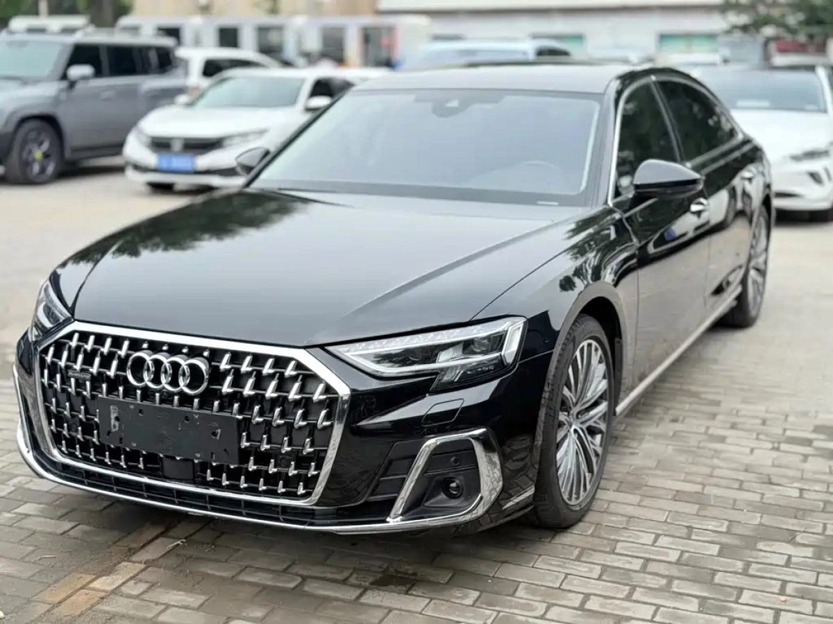 AUDI A8  2023
