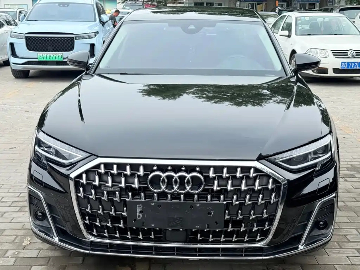 AUDI A8