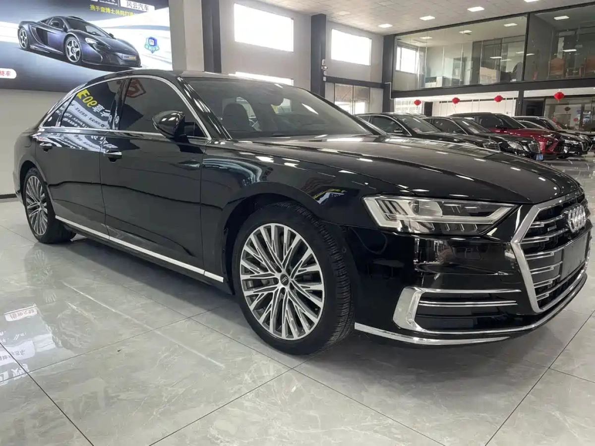 AUDI A8