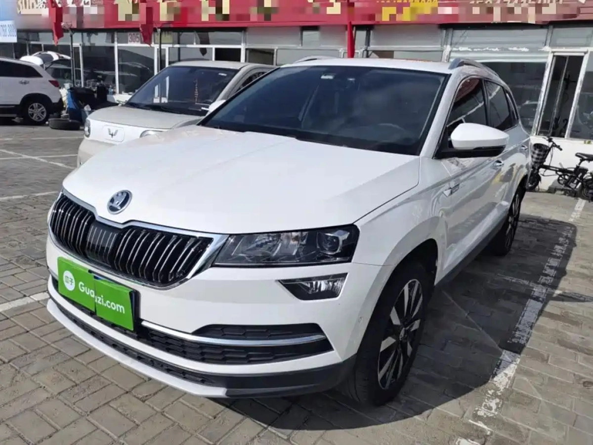SKODA KAROQ  2021