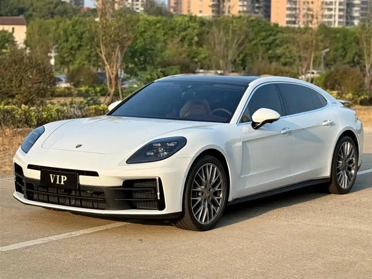 PORSCHE PANAMERA  2025