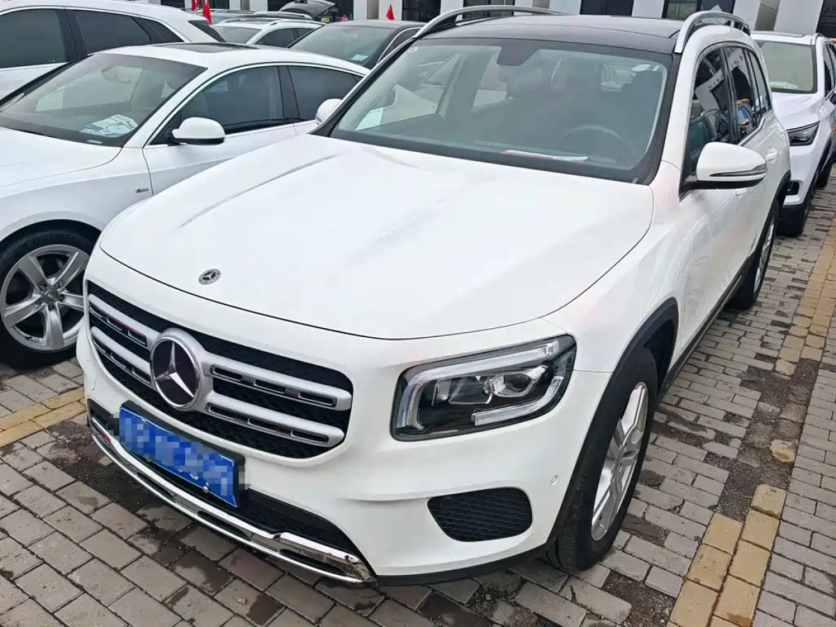 MERCEDES BENZ GLB