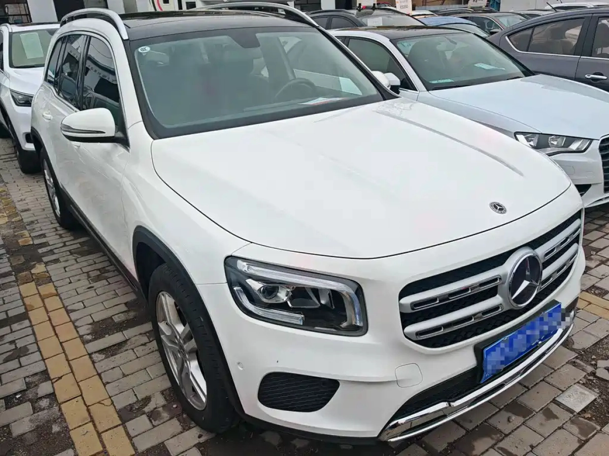 MERCEDES BENZ GLB