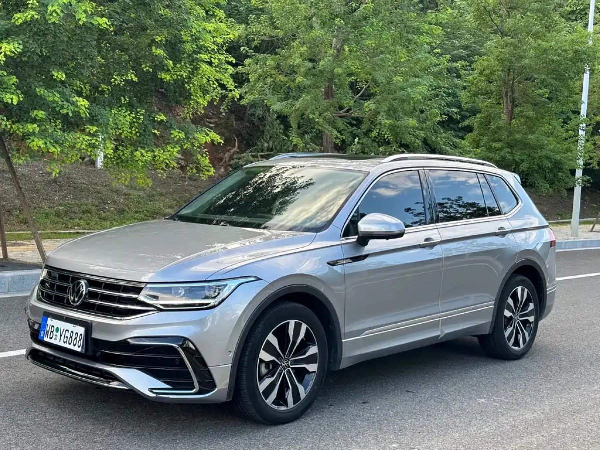 VOLKSWAGEN TIGUAN L