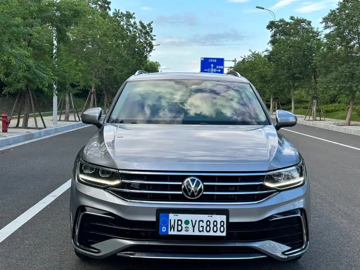 VOLKSWAGEN TIGUAN L