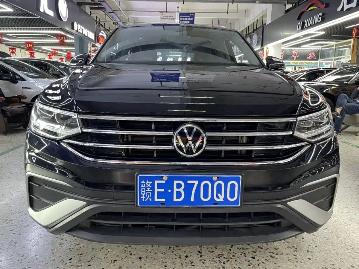VOLKSWAGEN TIGUAN L