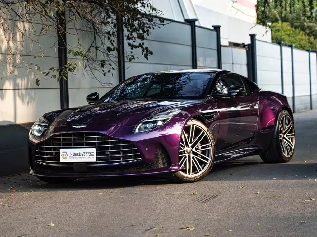 ASTON MARTIN DB12  2024