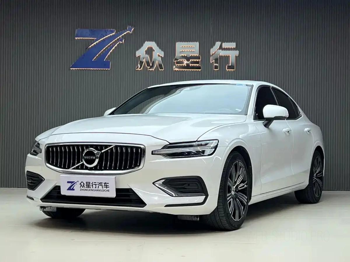 VOLVO S60  2022