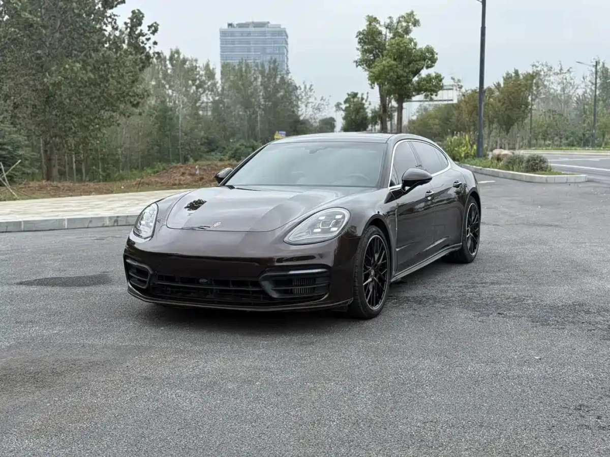 PORSCHE PANAMERA