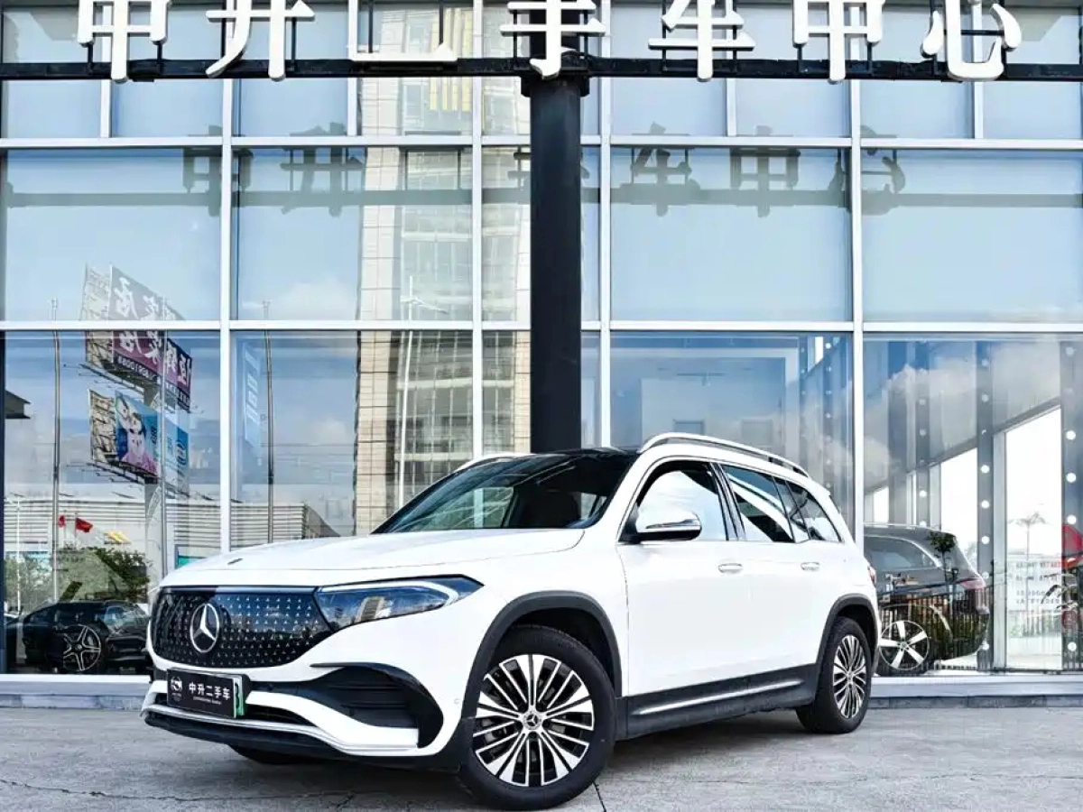 MERCEDES BENZ EQB  2025