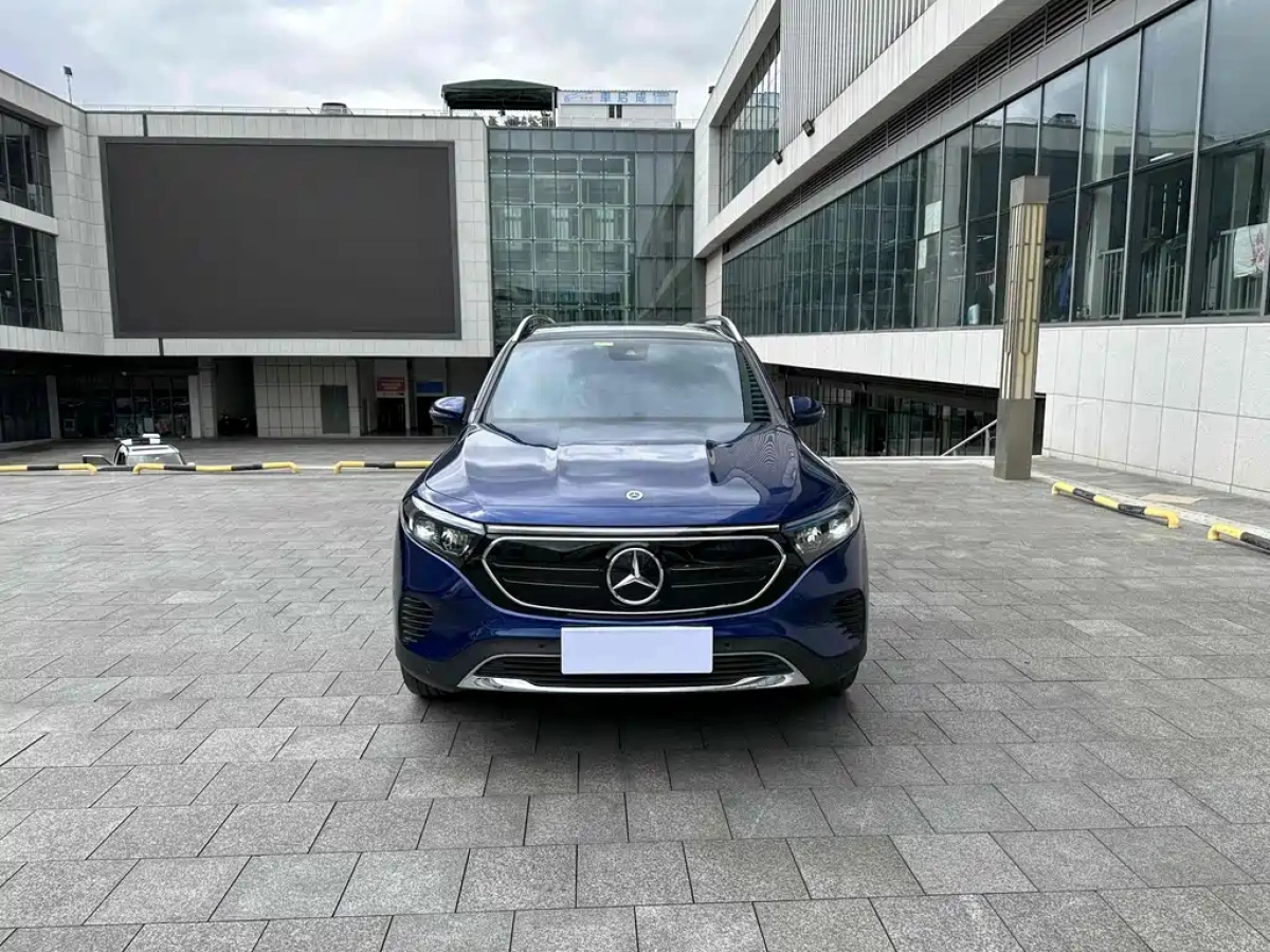 MERCEDES BENZ EQB