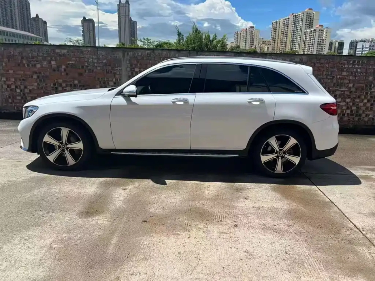MERCEDES BENZ GLC
