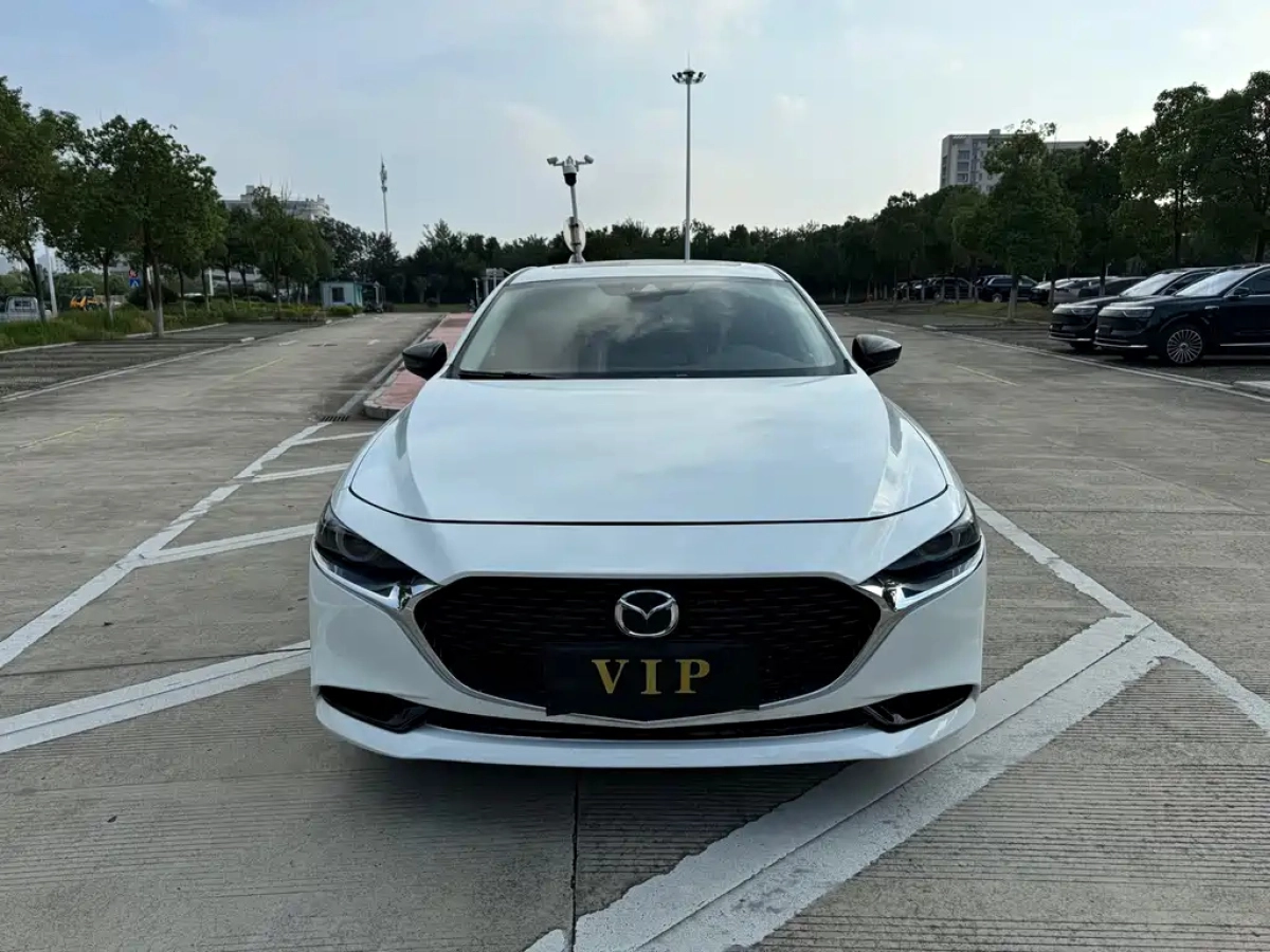 MAZDA 3 AXELA