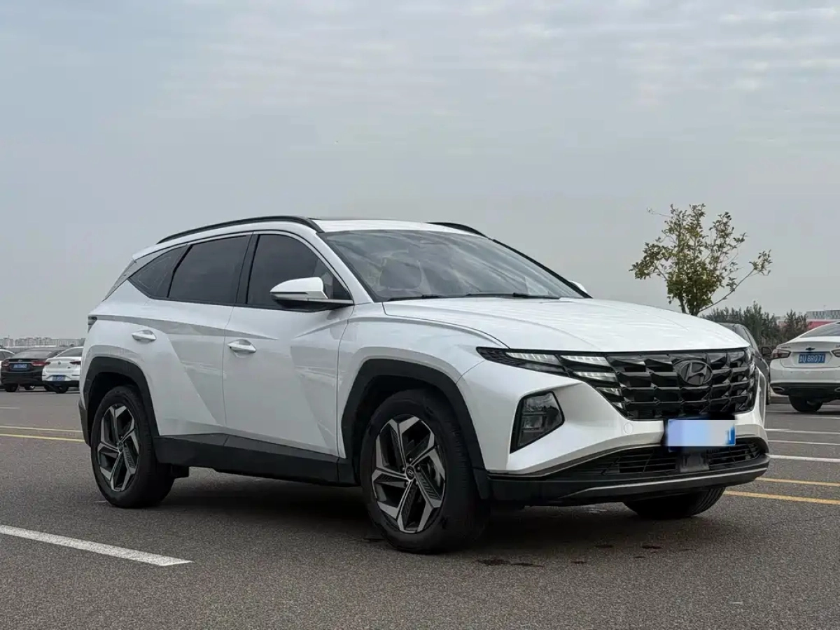 HYUNDAI TUCSON  2023