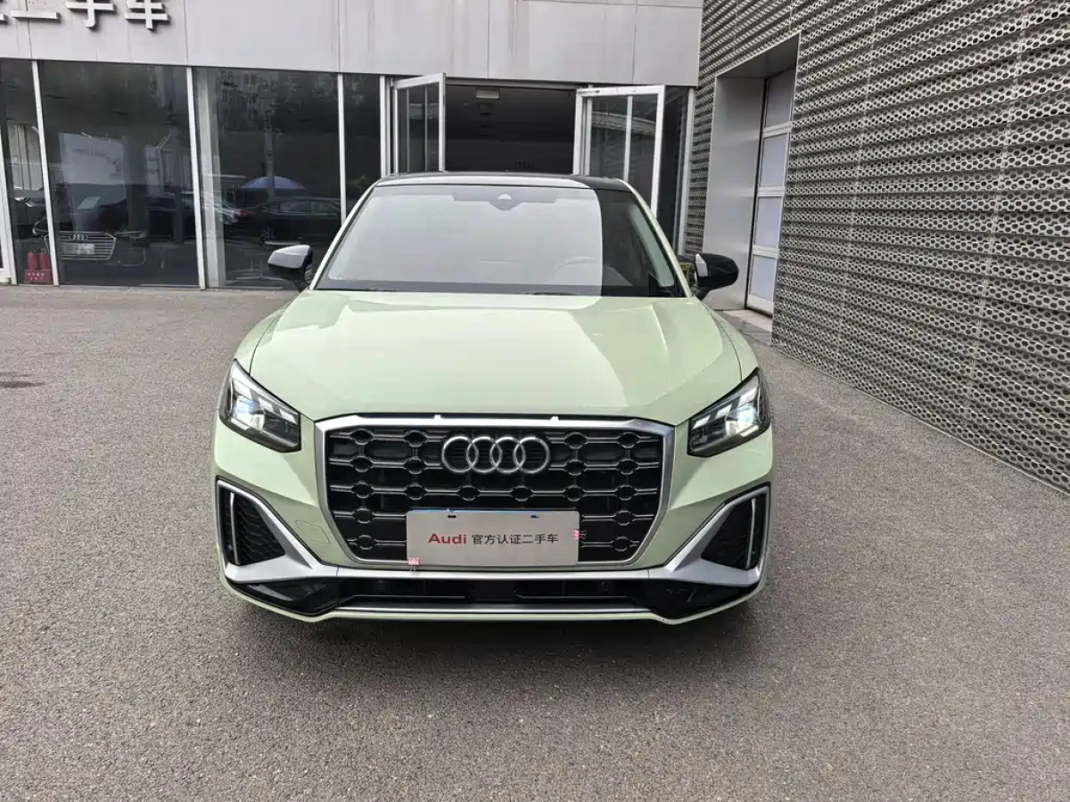 AUDI Q2L