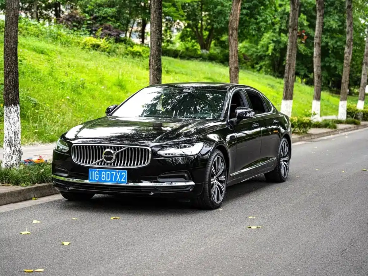 VOLVO S90