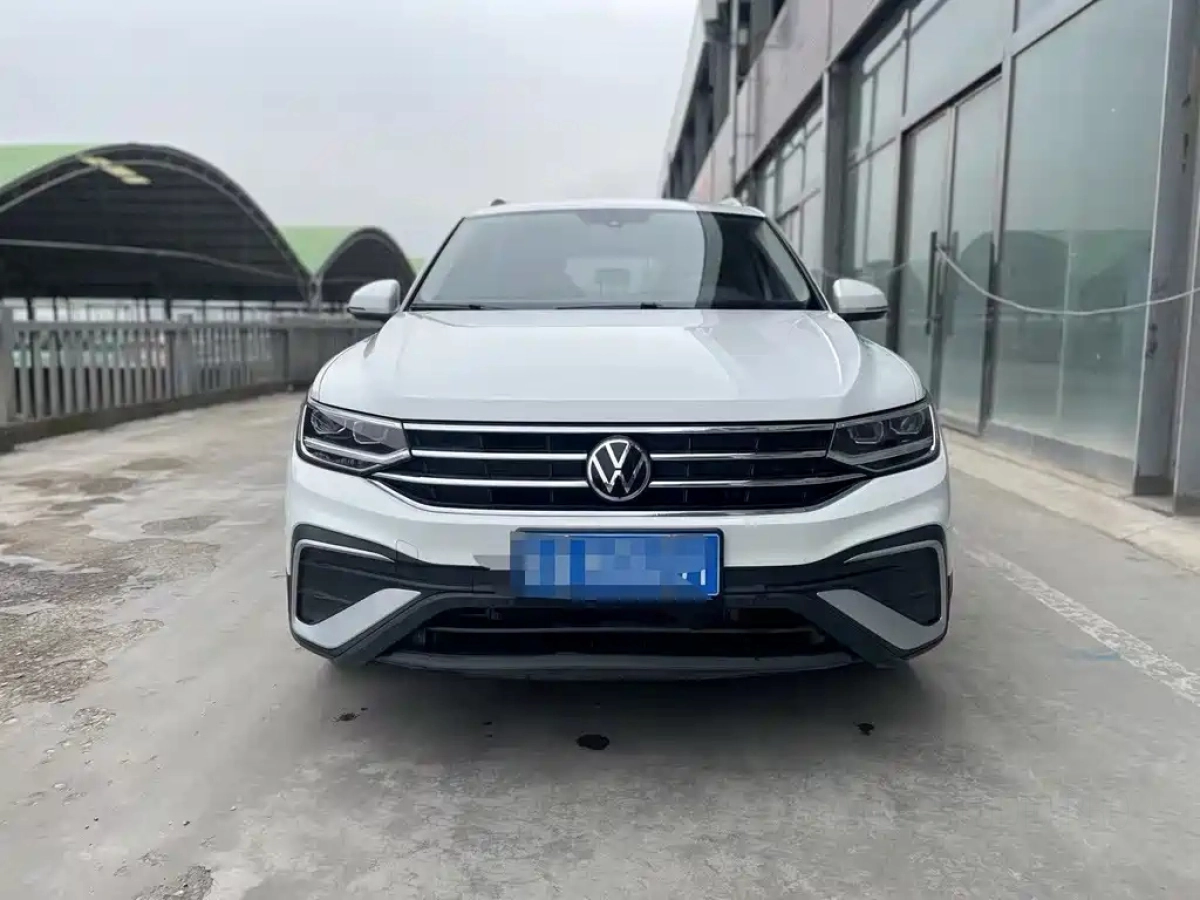 VOLKSWAGEN TIGUAN L