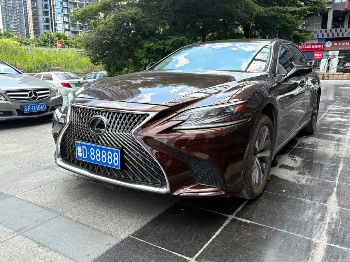 LEXUS LS