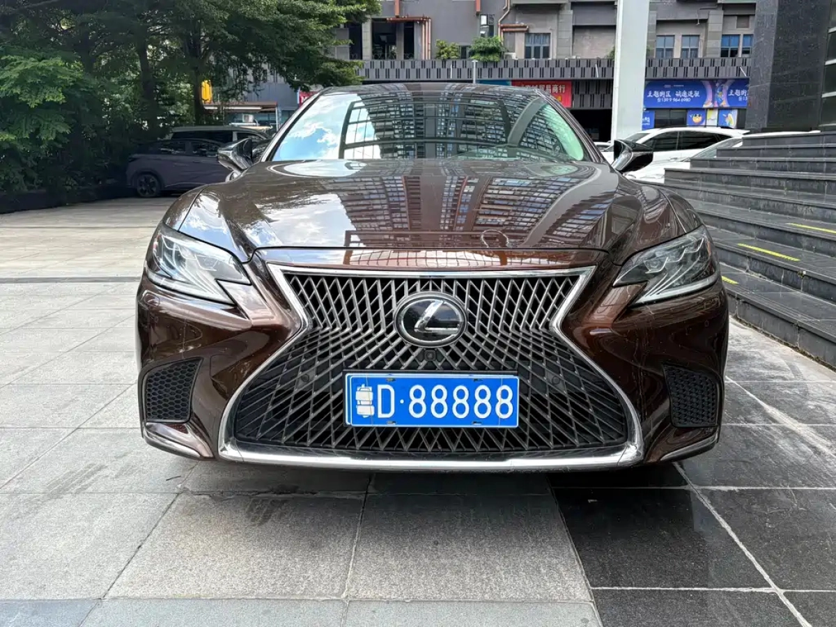 LEXUS LS