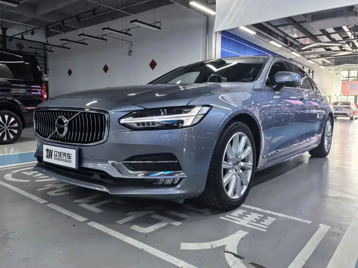 VOLVO S90
