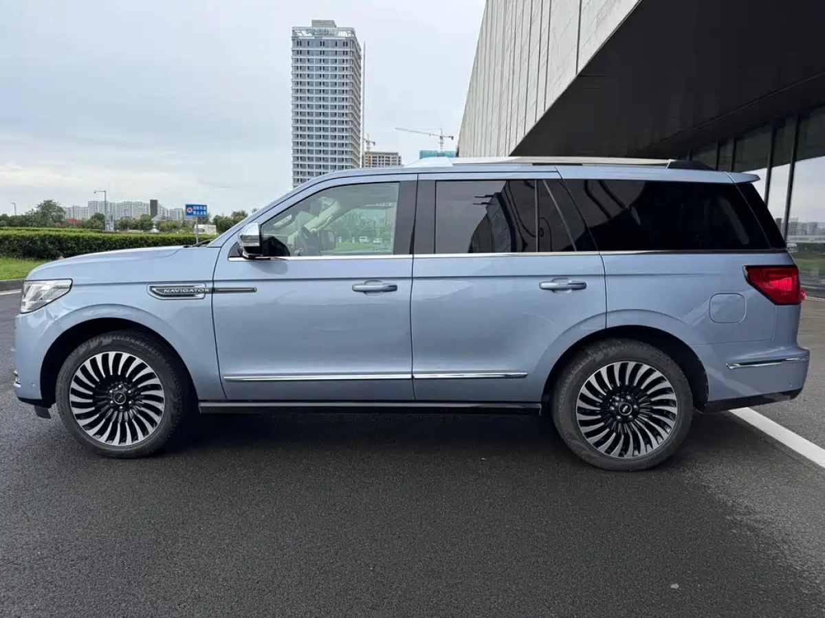 LINCOLN NAVIGATOR