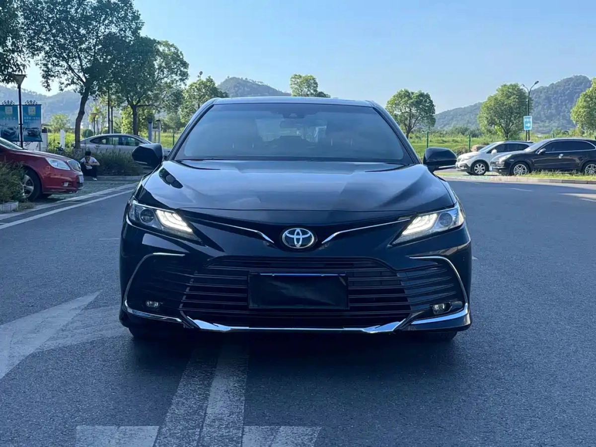 TOYOTA CAMRY