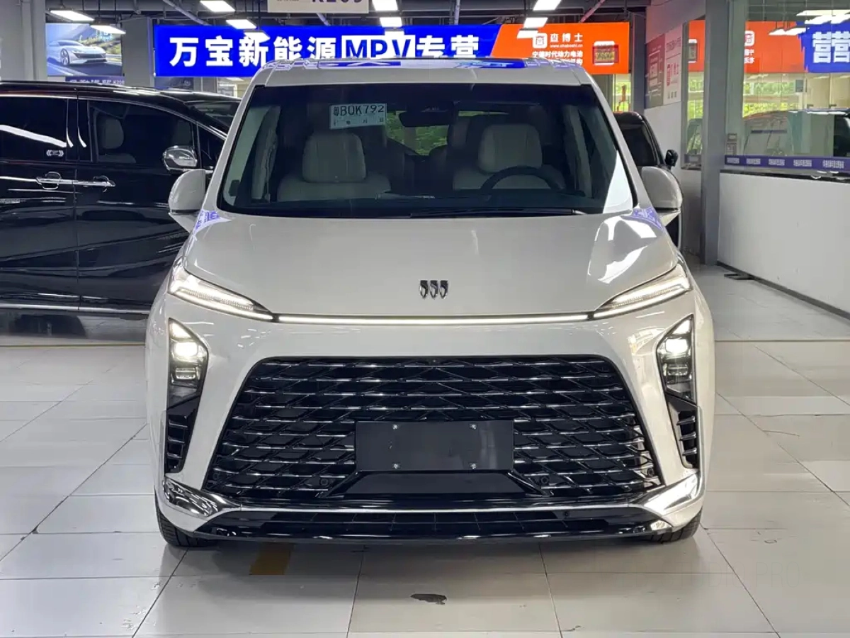 BUICK GL8 NEW ENERGY