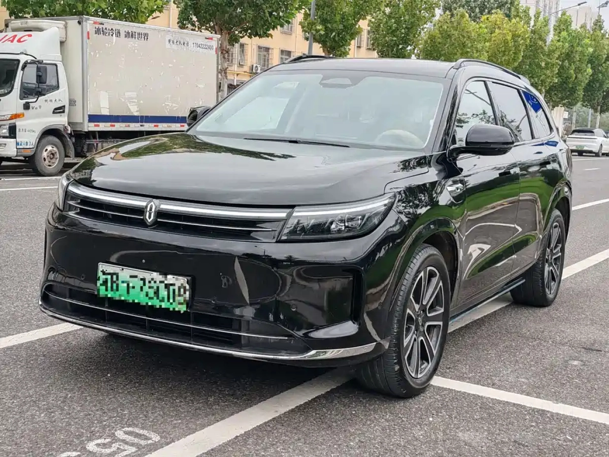 HUAWEI HARMON AITO M7  2024