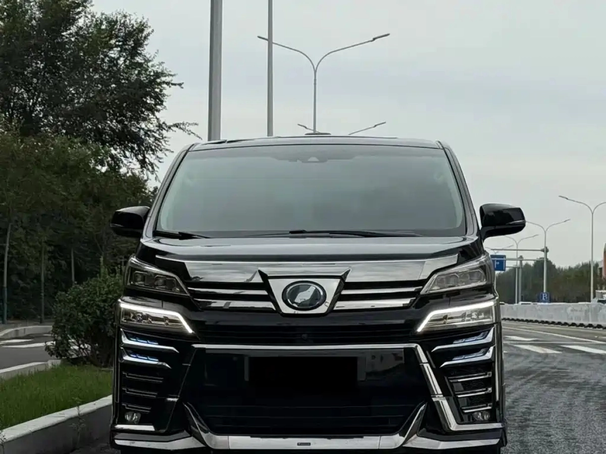 TOYOTA VELLFIRE